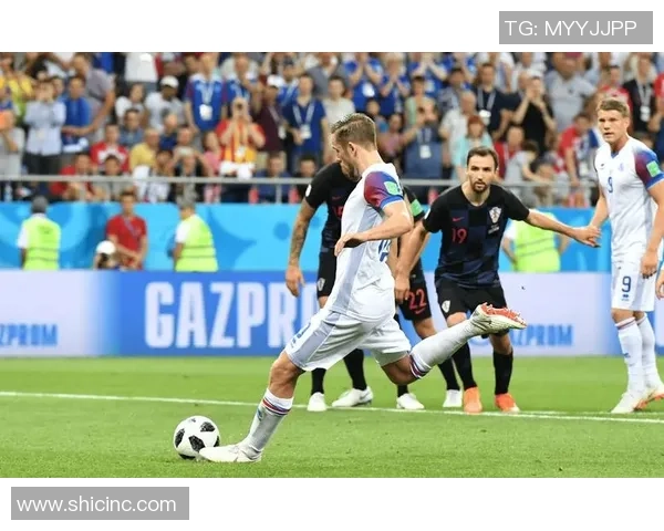 荷兰队在世界杯小组赛中以三球轻取新军阿塞拜疆展现强大实力